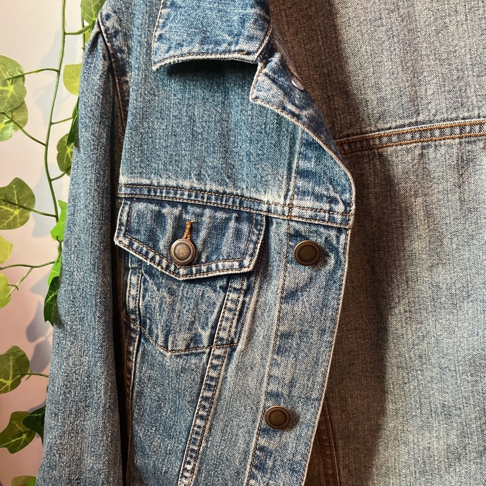 super cute jeans jacket